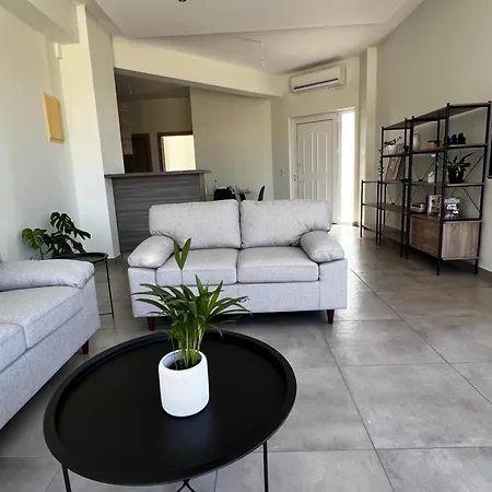 Karamela Apartment Kambanion